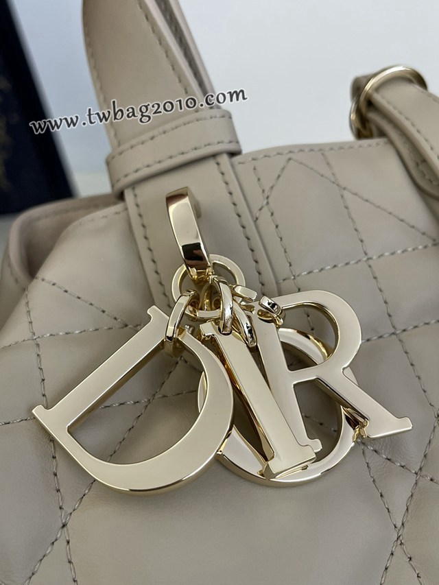 Dior专柜新款迪奥高仿原单中号奶油杏Toujours系列大菱格休闲女包 djfk1436